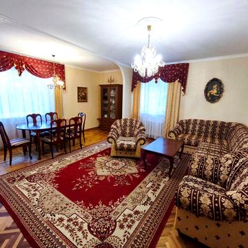 Продам 3-х кімнатну квартиру в Тбіліському кварталі!