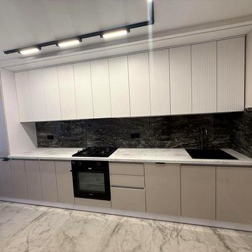 Продається 1 км квартира, вул.Білогірська