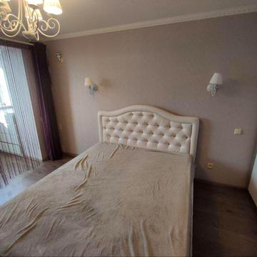 Сдам красивую 4 ком квартиру на Баварии,Новобаварский р-н