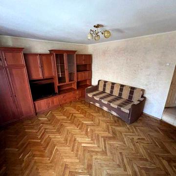 1 кім, Васильківська 5, 40 м2, є Газ