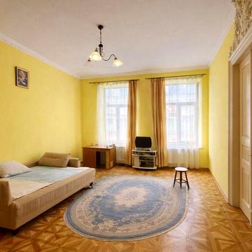 3 кімн.квартира з ремонтом біля Центру