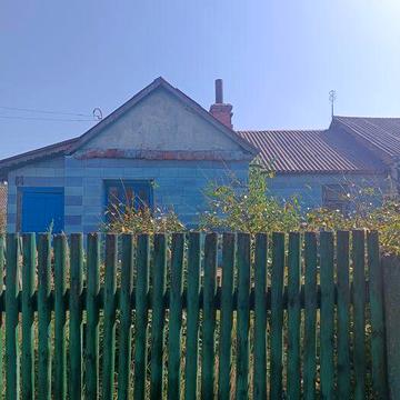 Пів будинку під ремонт в зручному місці