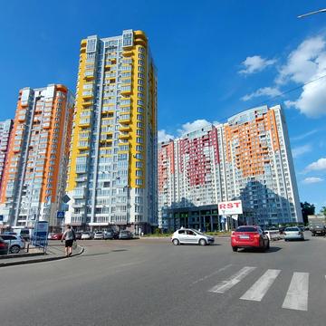 Каховська вул., 56