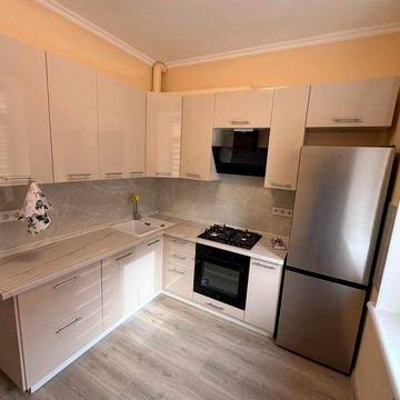 Аренда.1 кімнатна квартира по вул.Білоруська 32.м.Лукьянівська