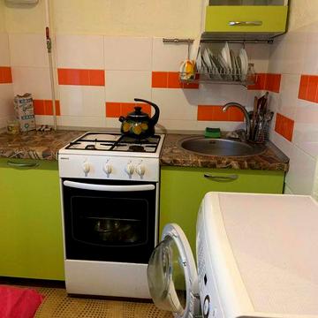 Сдам недорого до лета 1 комнатную в центре города