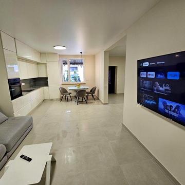 Квартира в клубном доме 100 м2. Возле метро Славутич (Осокорки) 900 м.