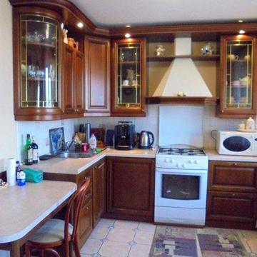 Пропонується трикімнатна квартира з ремонтом, на вул. Ентузіастів, 13.