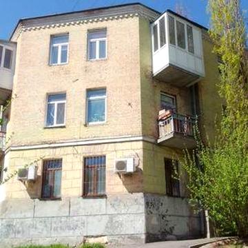 Продам 4-кімн.комуналку,100м.Окремі входи!