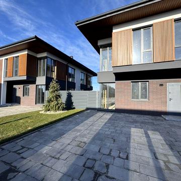 Пролаж квадрекс будинку Петропавлівська Борщагівка!Єоселя!