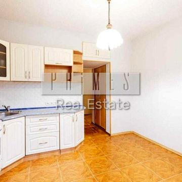 Продаж 3к квартири без меблів, вул. Василя Тютюнника, 5б, Печерськ