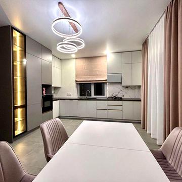 Весняна 12. Свіженький таун. 3 спальні