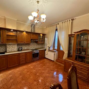 Продаж  3кк з окремим входом та власним гаражем по вул. Привільній