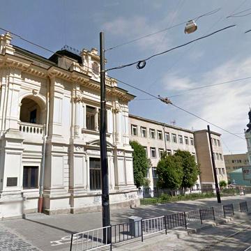 3 кімнатна, Центр Львова, район Цитаделі, австрійський будинок