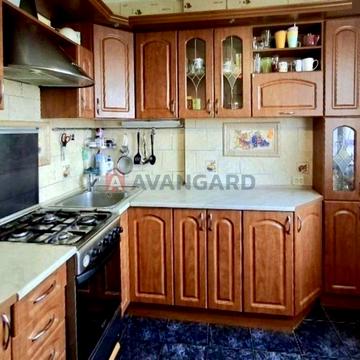 Простора 3-кім. квартира в затишному районі