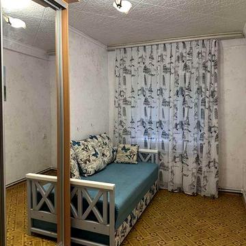 Сдам 2 х ком квартиру, недалеко от Центра города