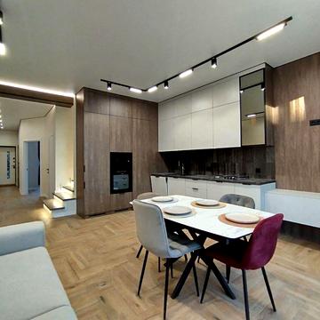 Продаж двоповерхового таунхауса