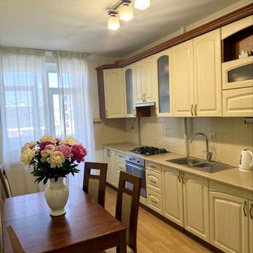 Крушельницька 8 , 2 кімнатна квартира 85 м.кв