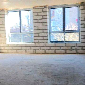 Продам квартиру в новобудові. Велика тераса. Оплата частинами.