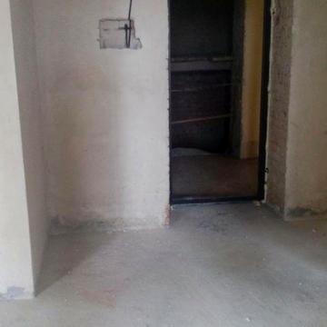 Пасічна простора двокімнатна квартира