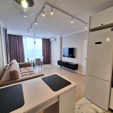 Оренда !  ЖК Ярославів град . Центр ! Паркінг. Генератор .