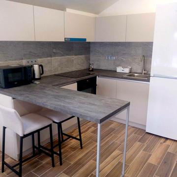 Оренда квартири (м.Славутич).- 2,8 км, або 10 хв. маршруткою.