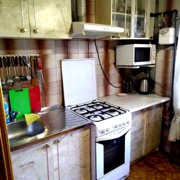 Продам 2х комн квартиру р-н м Дворец Спорта 1/9 в жилом сост.