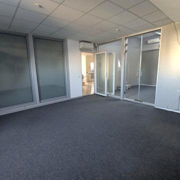 Тринітарська, 11