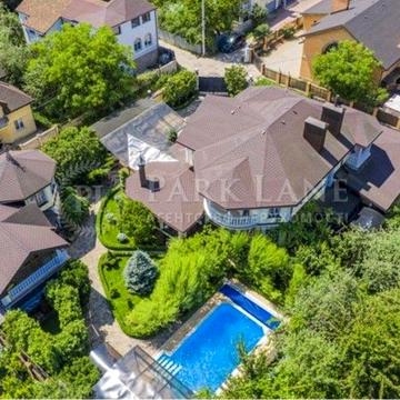 Будинок у Києві. Центр.