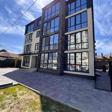 Естетична квартира в новобудові тихого центру Черкас