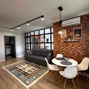 Авторська 2 кімнатна квартира студія Голосіївський р-н метро ДЕМІЇВКА