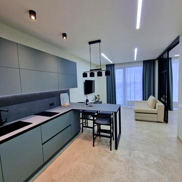 Набережна Перемоги вул., 7