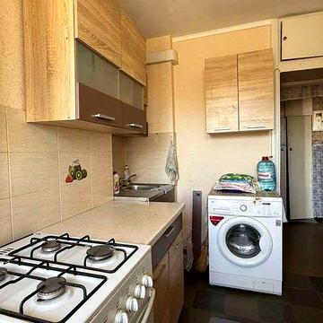 Продаж 2-х кімнатної квартири на 13 Лінії. Четвертий поверх!