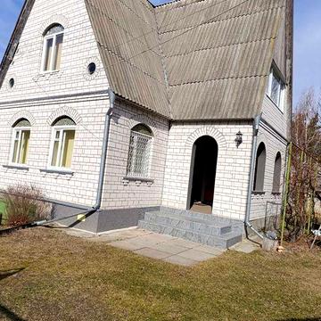 Гарна  дача  в Малютянці  біля  лісу  і  озера