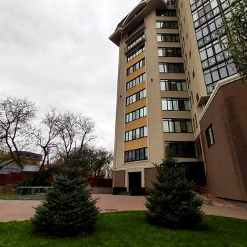 Нагірна вул., 15