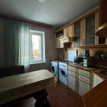 Здається в оренду трикімнатна квартира в центрі міста, по вул. Гончій!