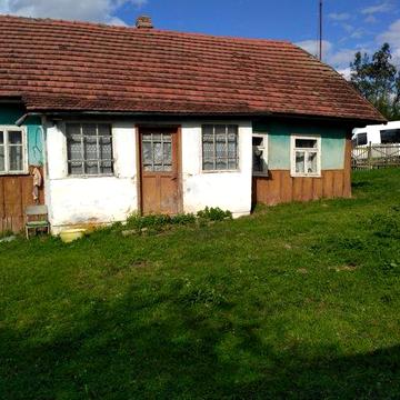 Будинок із земельною ділянкою