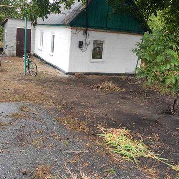 Подам хатку з усіма зручностями у с. Дерезувате