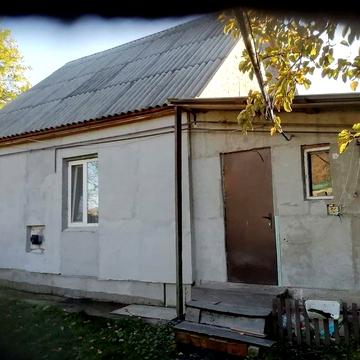 Будинок, с.Садки . Кременчуцький район.