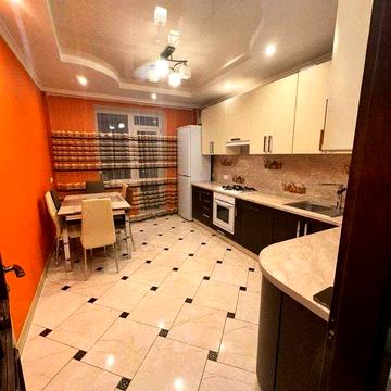 Оренда 2-кімнатна квартира по вул. Роксоляни, 43Б.