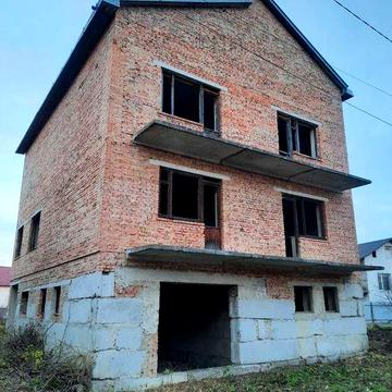 Продається житловий будинок незакінчений будівництвом м.Самбір