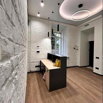 Богдана Ступки вул. (Станіславського), 3