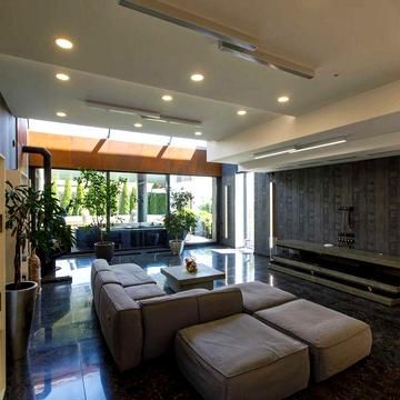 Продам дом с дизайнерским ремонтом на Гагарина (Науки). Бассейн. Шара!