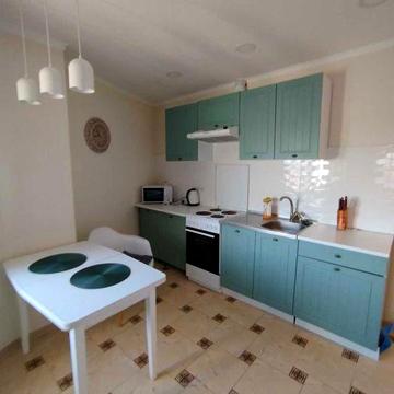 Здається 1-но кімнатна великогабаритна квартира в Центрі міста, все є.