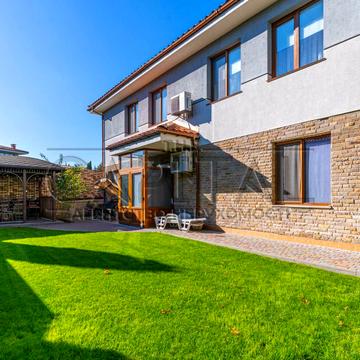 Обухівський