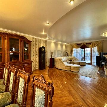 Продаж будинку 290 м.кв / 6 соток / Ужгород, р-н Великий Галагов