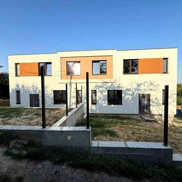 Продаж котеджу вул. Дж.Леннона