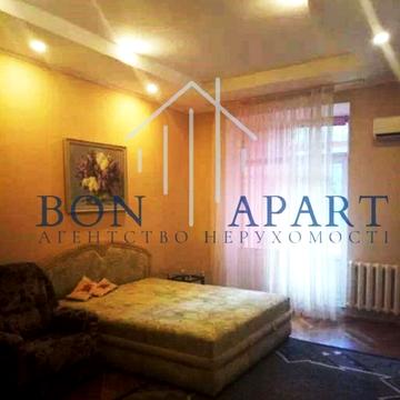 Новонаводницька вул. (Лаврська), 4/6