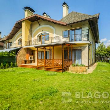 Берегова вул., 1