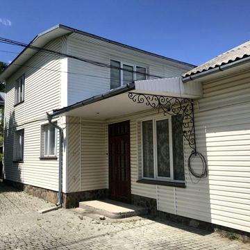 Продам житловий будинок + комерція неподалік м. Косів