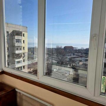 Квартира в районі площі 700-річчя з видом на Дніпро